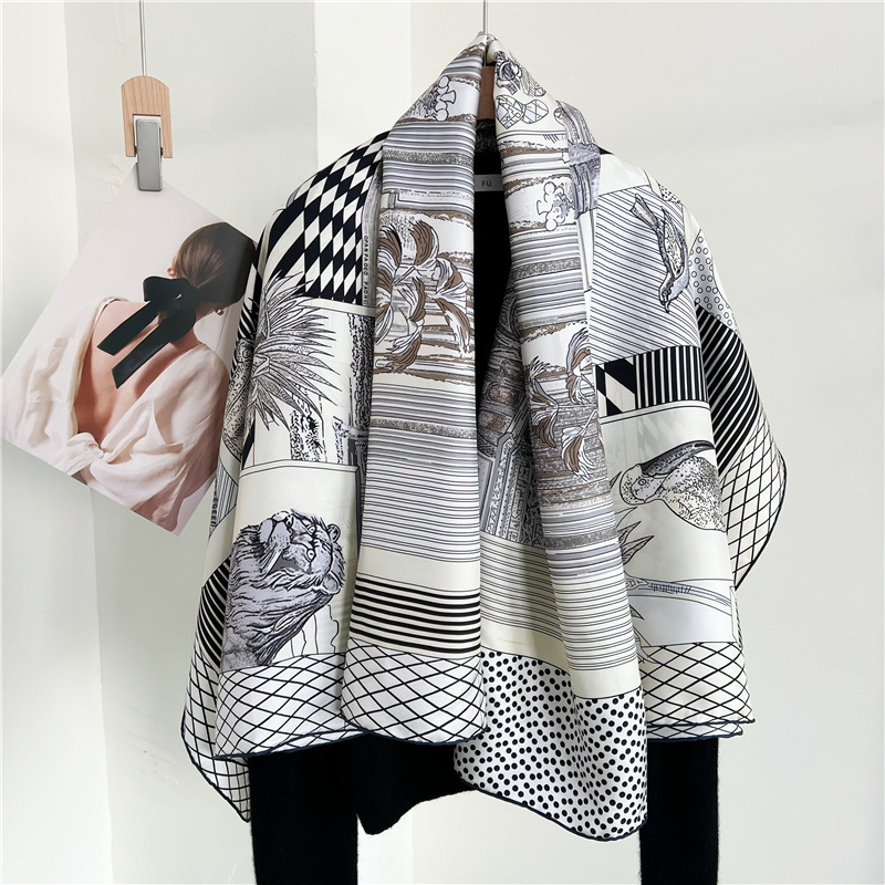 Accessories Brand For Women - Grandes pañuelos de seda de marca,